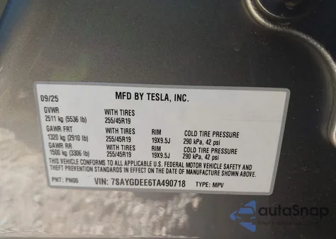 2026 Tesla Model Y Long Range Dual Motor All-Wheel Drive/Long Range Launch Series z USA, uszkodzony, nr VIN 7SAYGDEE6TA490718